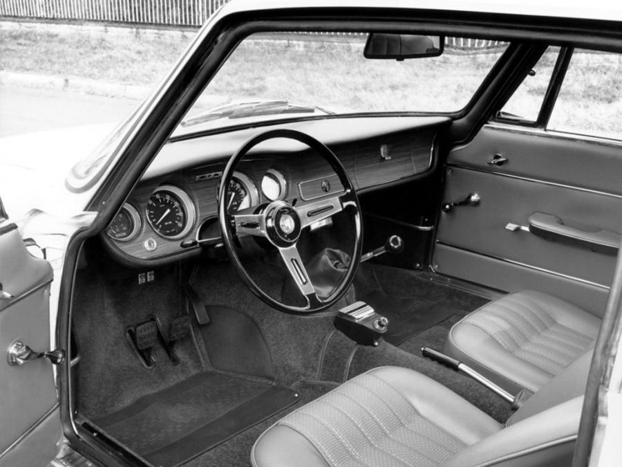 Торпедо Alfa Romeo Giulia Sprint GT Veloce (105) 1965 года  (фото 9 из 11)